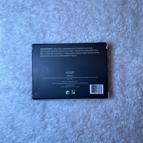 Eyeshadow Palette in Regal - Picture 5 of 5